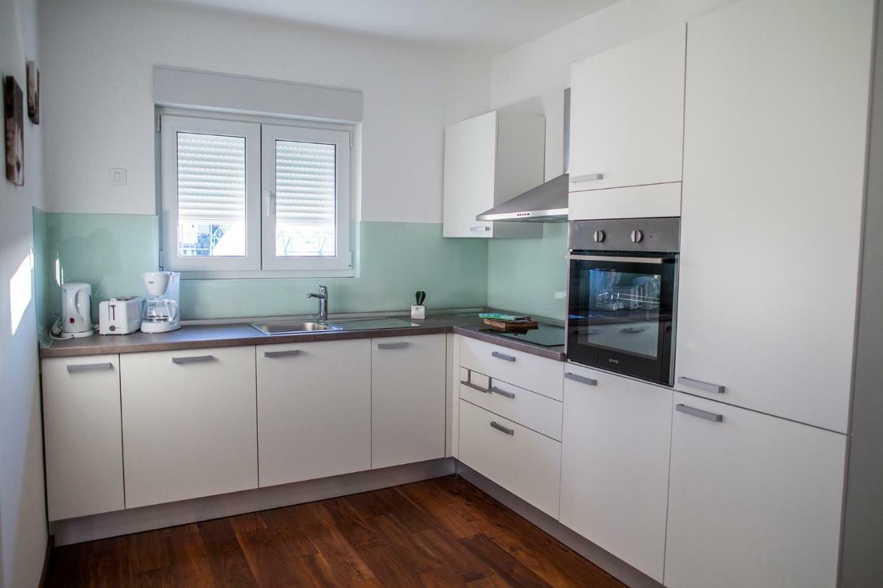 Apartment'S Tea & Nevio Split Exterior photo