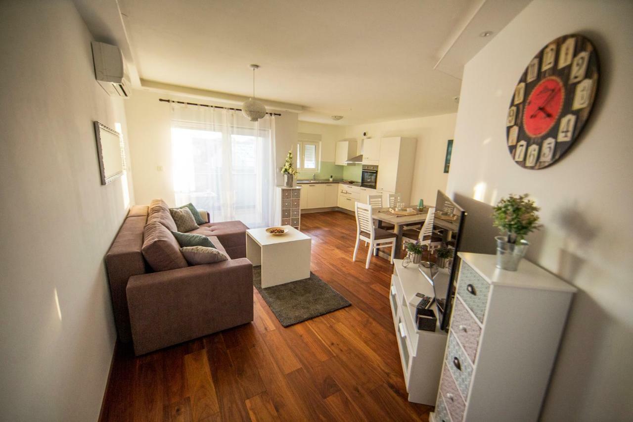 Apartment'S Tea & Nevio Split Exterior photo
