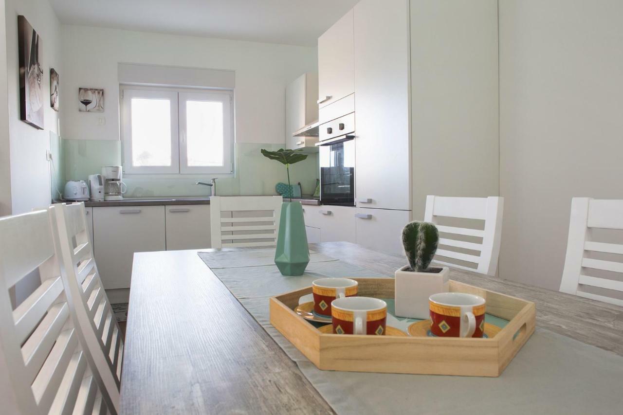 Apartment'S Tea & Nevio Split Exterior photo